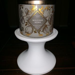 White Barn/ Bath and Body Works Candle
